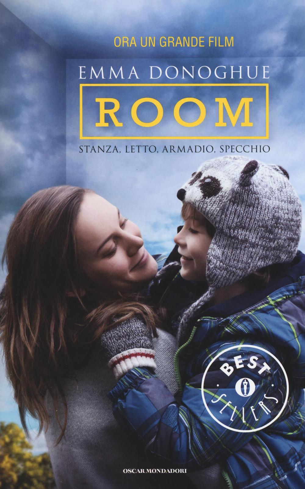 Room. Stanza, letto, armadio, specchio