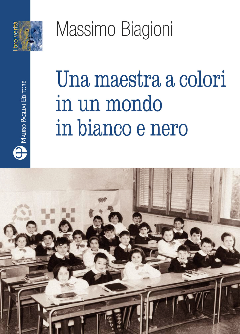 Una maestra a colori in un mondo in bianco e nero