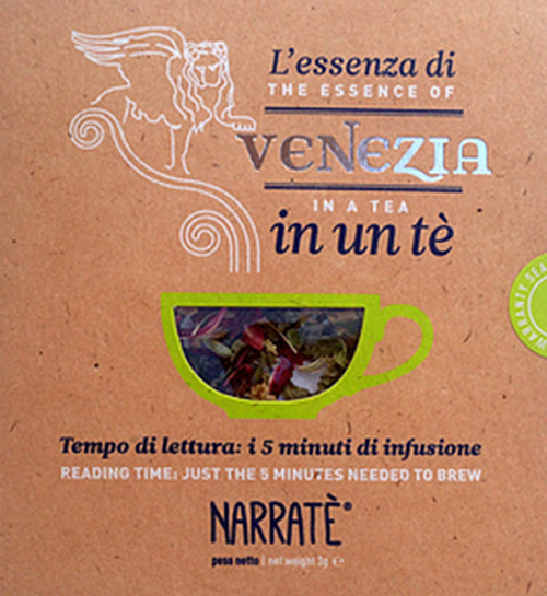 L'essenza di Venezia in un tè. Tempo di lettura: i 5 minuti di infusioine-The essence of Venice in a tea. Reading time: just the 5 minutes needed to brew. Ediz. bilingue. Con tea bag