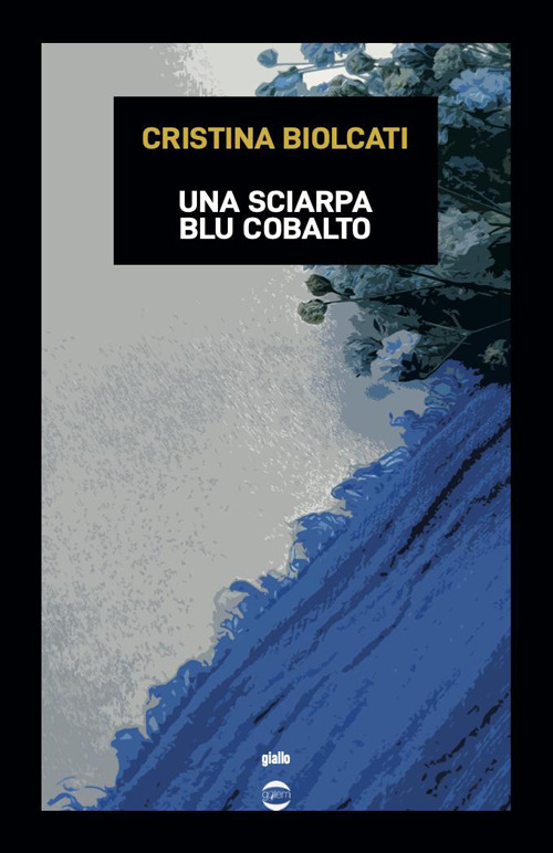 Una sciarpa blu cobalto