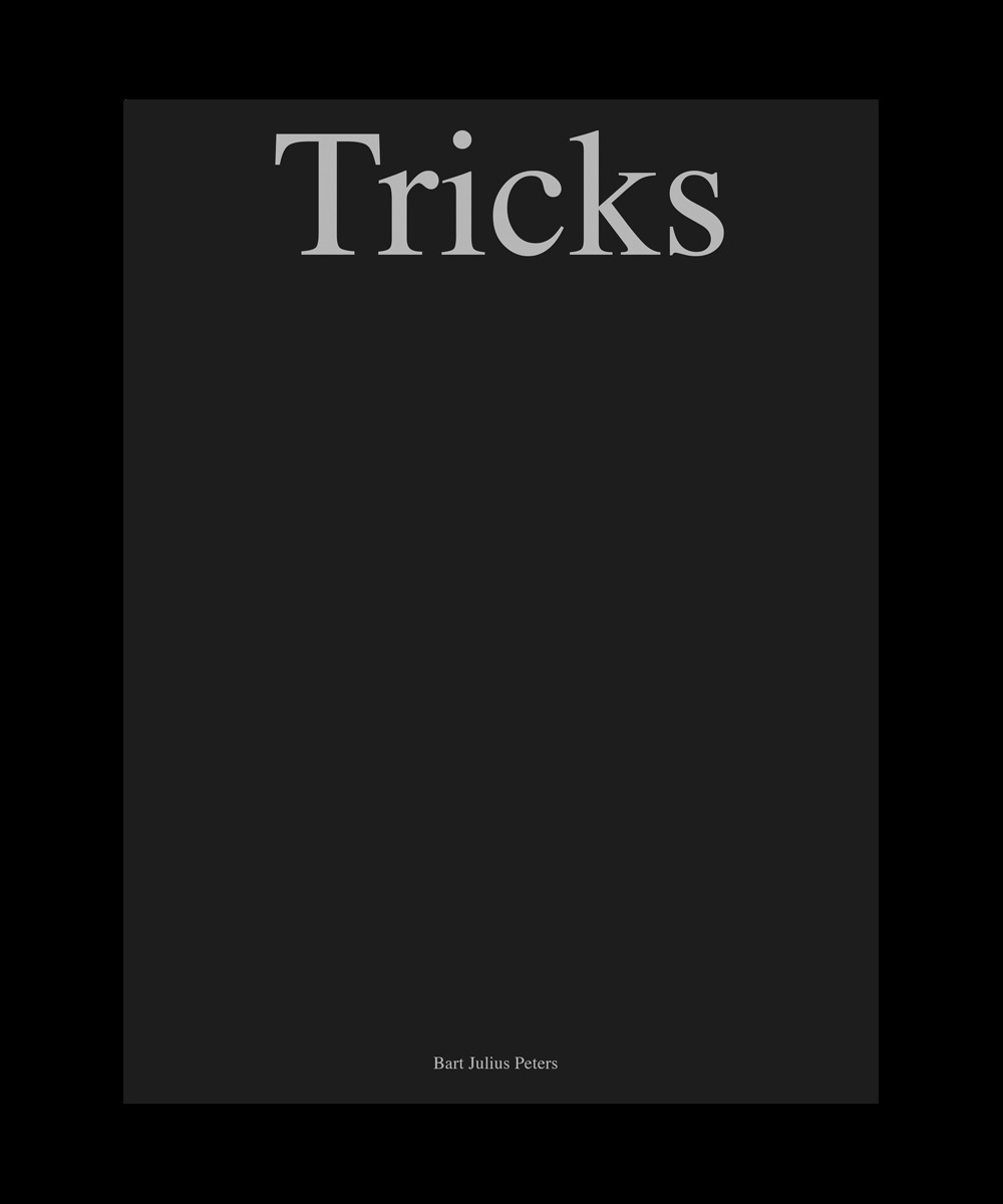 Tricks. Ediz italiana, inglese e olandese. Ediz. illustrata